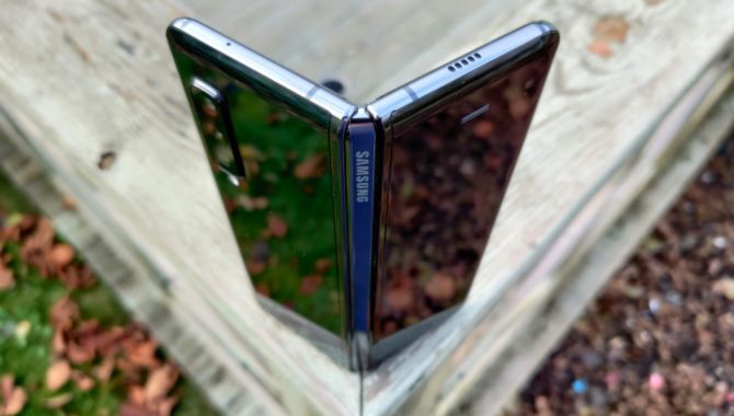 Samsung Galaxy Fold 2 lækket på Twitter