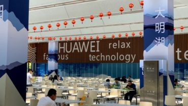 Huawei skruer ned for årets ambitioner