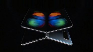 Infografik viser Samsung Galaxy Fold i detaljer