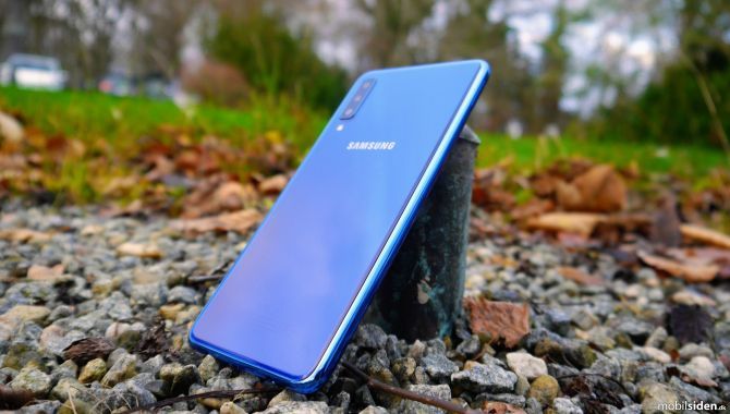 Samsung taber kampen om mellemklasse mobilerne