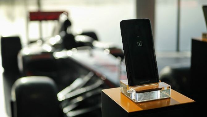 Billedgalleri: Med OnePlus til McLarens hovedkvarter