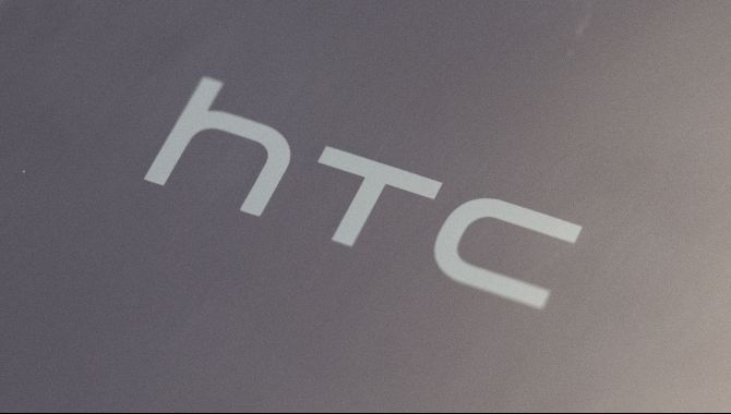 Blodrødt HTC-regnskab: ringeste omsætning i 13 år