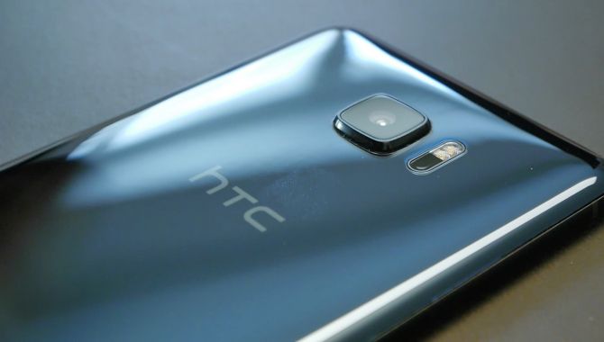 HTC arbejder på kantløs U11 Plus