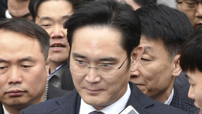Samsung-topchef anholdt for korruption