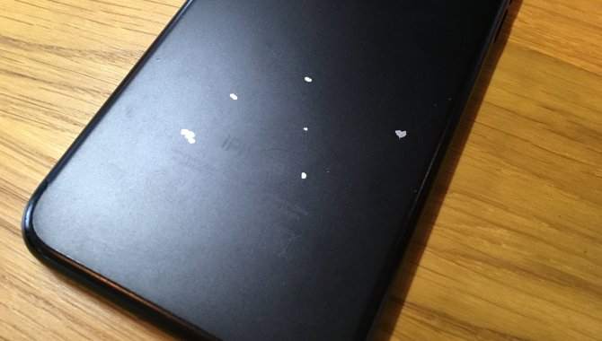 iPhone 7-ejere oplever, at malingen skaller af