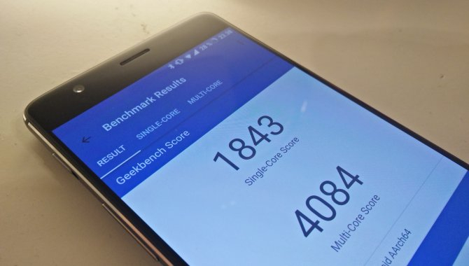 OnePlus afsløret i snyd med hastigheden i benchmarkapps