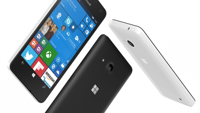 Microsofts salg af Lumia-smartphones styrtdykker