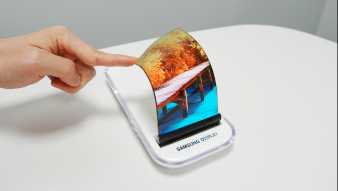 Samsung arbejder på kantløs display til Galaxy S8