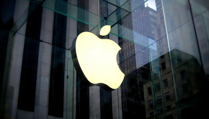 Apples årsomsætning falder for første gang i 15 år