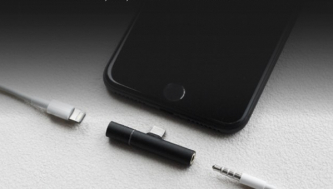 Auxillite til iPhone 7: Få strøm og lyd på samme tid