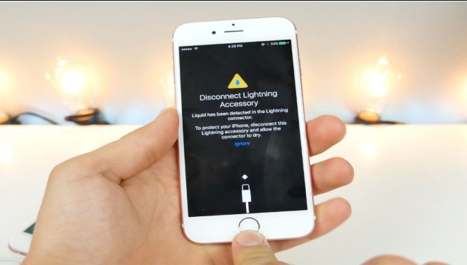iOS 10 advarer dig mod vand i Lightning-porten