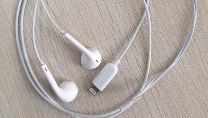 Apple EarPods med Lightning-stik dukker op