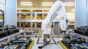 Skandalefabrikken Foxconn erstatter ansatte med robotter