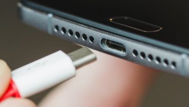 Nye smartphones med Quick Charge 3.0 og USB Type C får kritik