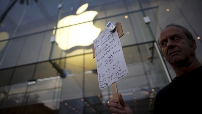 Apple: En dag kan FBI tvinge os til at overvåge din iPhone