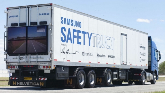 Samsung søsætter de gennemsigtige lastbiler