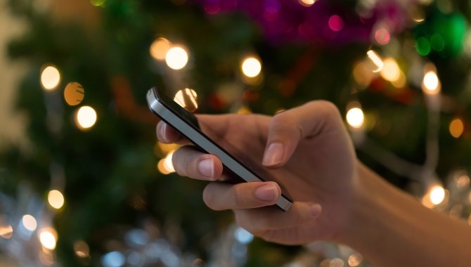 Så meget brugte danskerne mobilen juleaften