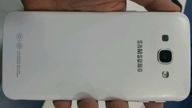 Billeder af ultratynd Samsung Galaxy A8 lækket