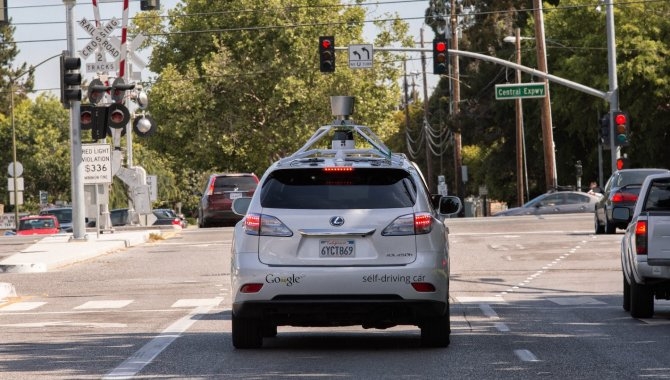 Googles selvkørende biler er kørt galt 11 gange