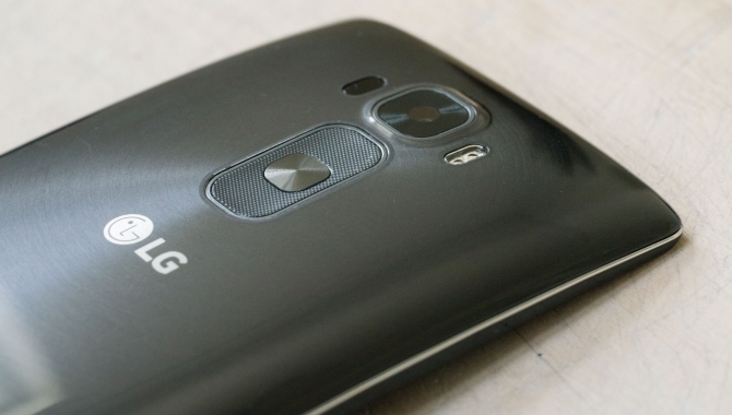 LG G Flex 2: Buet mobil uden den sidste finish