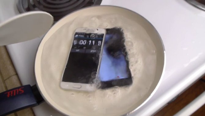 Galaxy S6 og iPhone 6 i kogende vand: Hvilken er bedst?