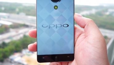 Den kantløse OPPO-smartphone er fanget på video