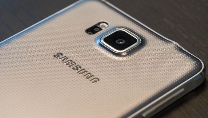 Samsung Galaxy S6′ ramme fanget på billeder