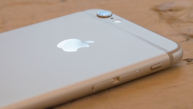 Apple overvejer lille iPhone næste år