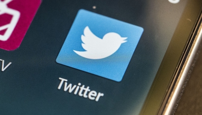 Twitter overvejer køb af selfie-app