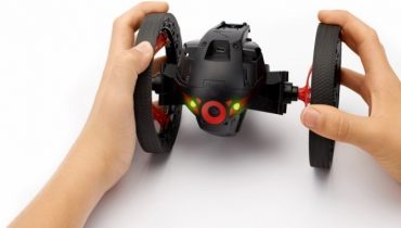 Parrot Jumping Sumo – hoppende minidrone på hjul [TEST]