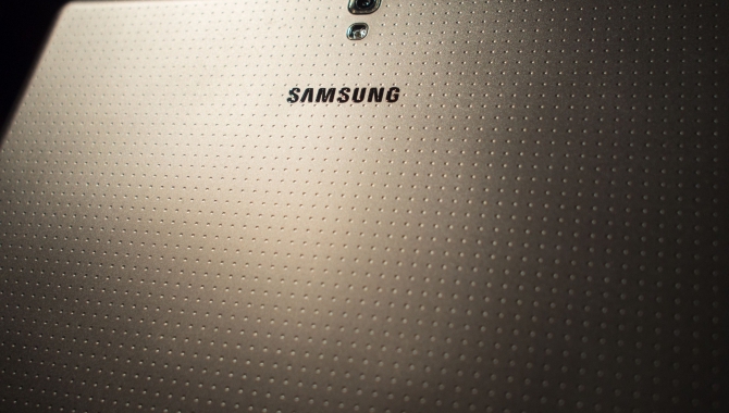 Samsung begynder produktion af skærm med tre sider