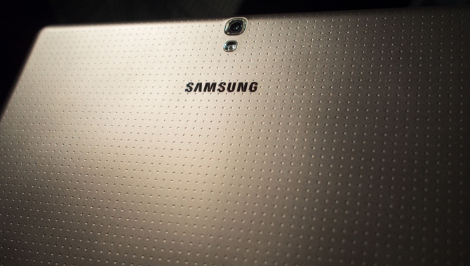 Samsung taber terræn til Apple og Huawei