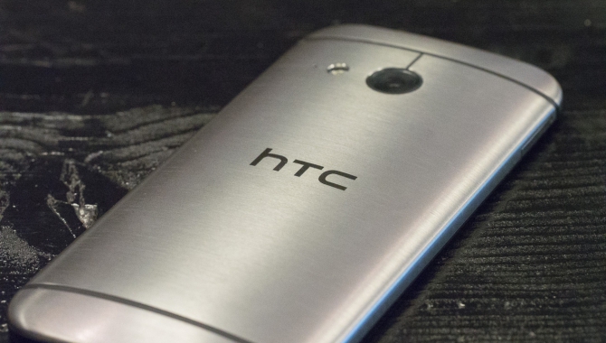 HTC One Mini 2: Solid, stilsikker – og sløv? [FØRSTE KIG]