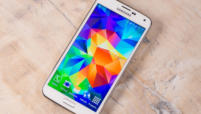 Se Samsung Galaxy S5 blive skudt