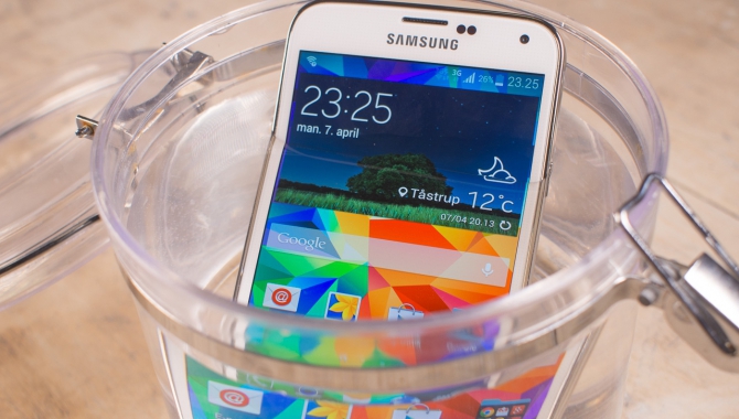 Samsung Galaxy S5 – en tur i vaskemaskinen