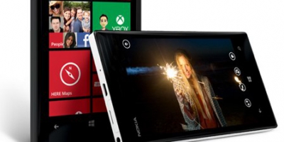Nokia Lumia 928 i sort og hvid – nyt billede