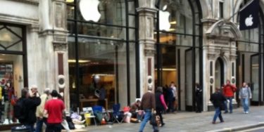 Klargøring til i aften – Apple Store er nede