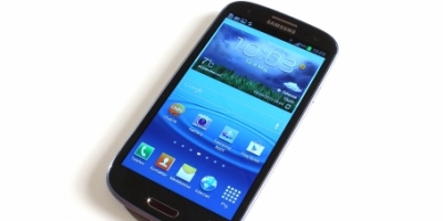 Video: Se hvad der er inde i Samsung Galaxy S III