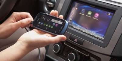 Nu bliver det lettere at bruge din Nokia-smartphone i bilen