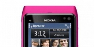Nokia N8 spottet i pink