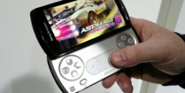 Se en ny Sony Ericsson Xperia Play-reklame