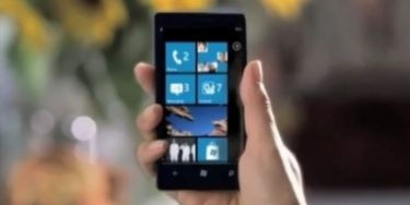 Reklamefilm for HTC’s WP7-mobil