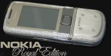 Nokia Royal: 1160 diamanter og platin