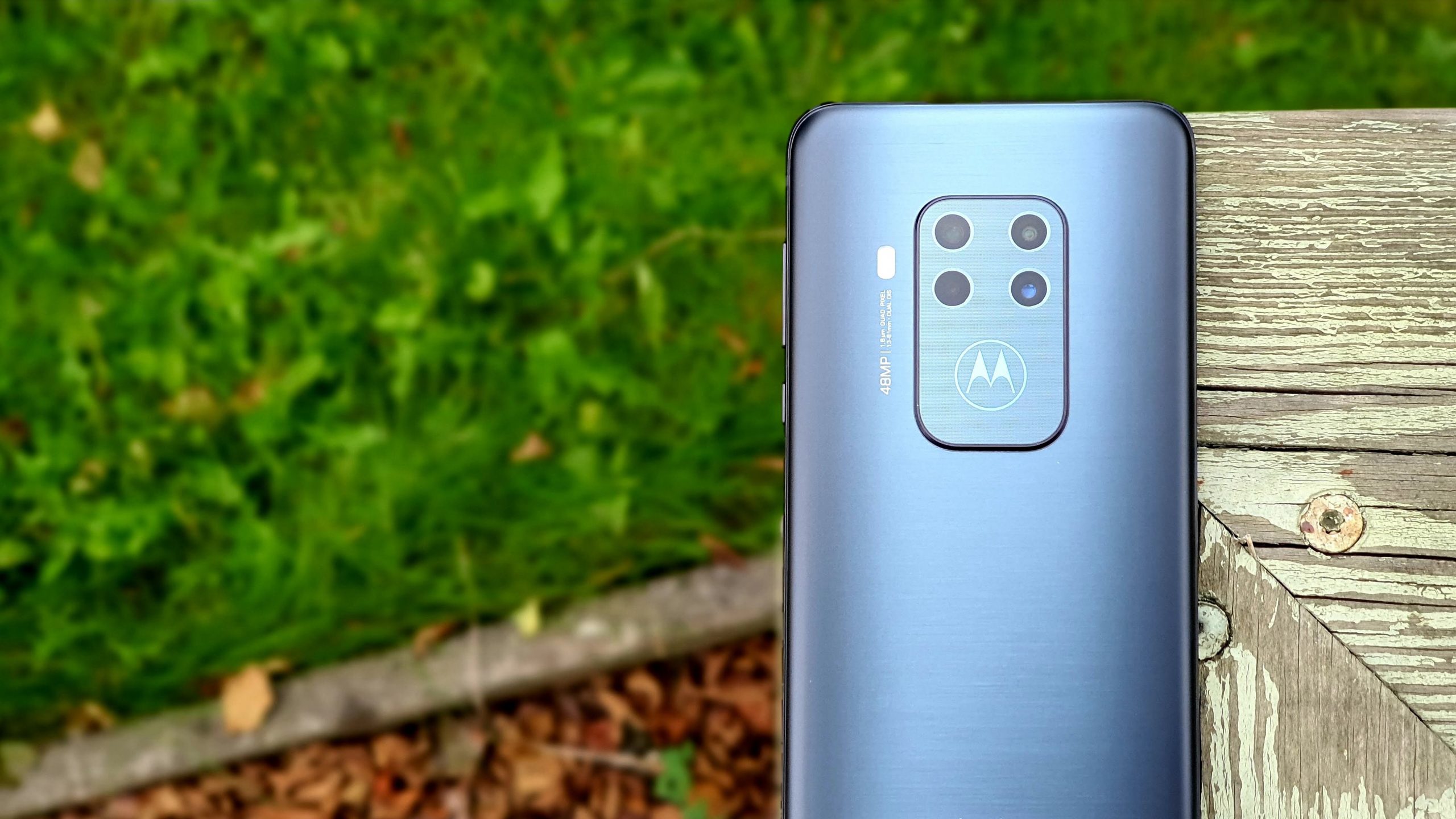 Motorola One Zoom kameramobil