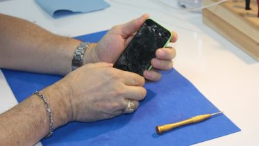 EU vil introducere mærke, der viser, hvor nemt du kan reparere din telefon