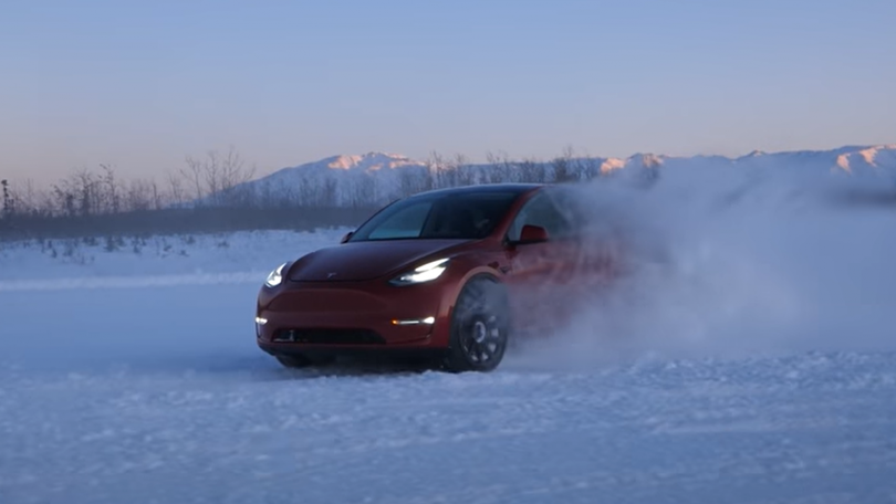Se en Tesla blive holdbarhedstestet i kolde Alaska