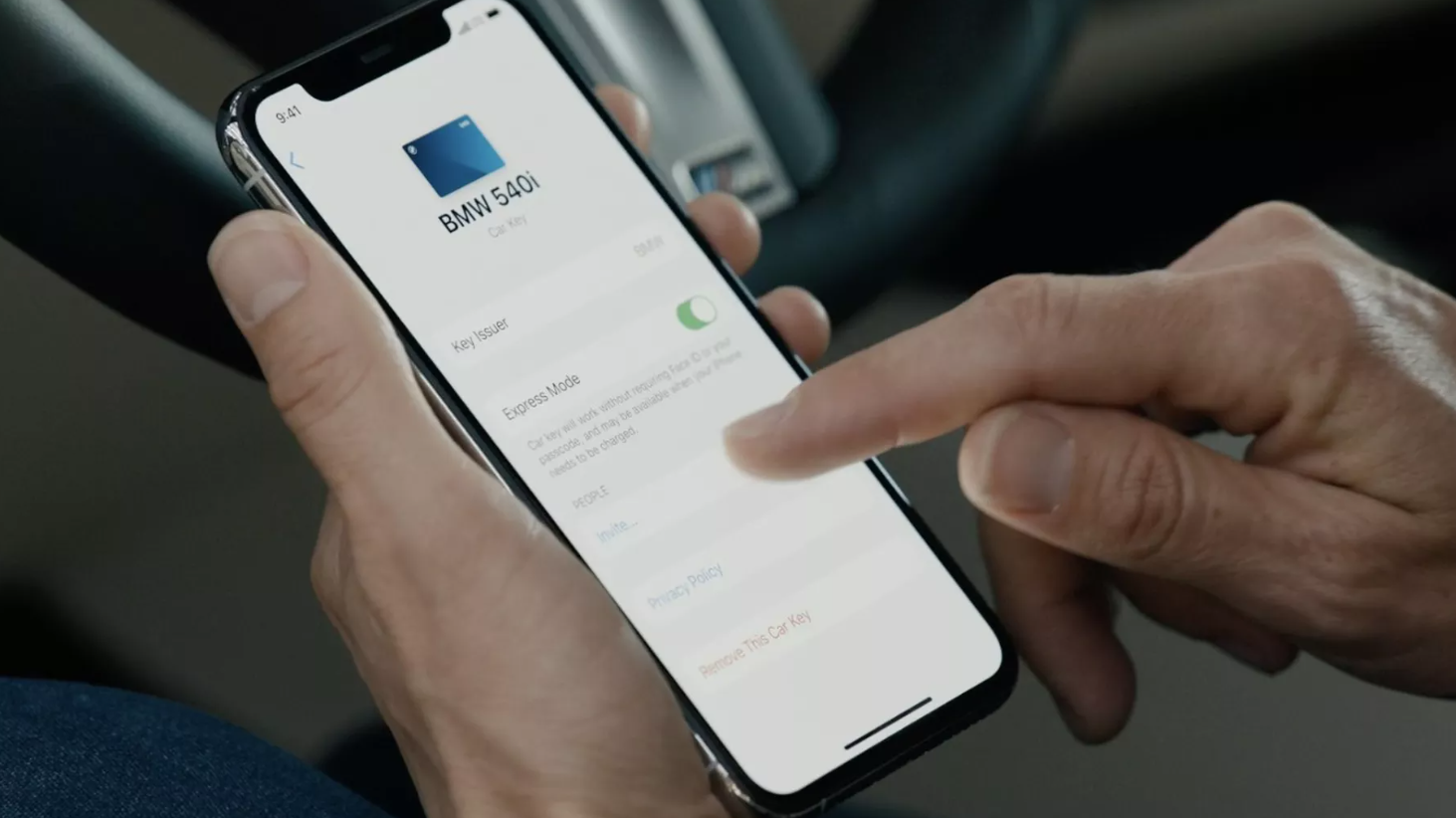 Med CarKey til iPhone kan du låse din bil op