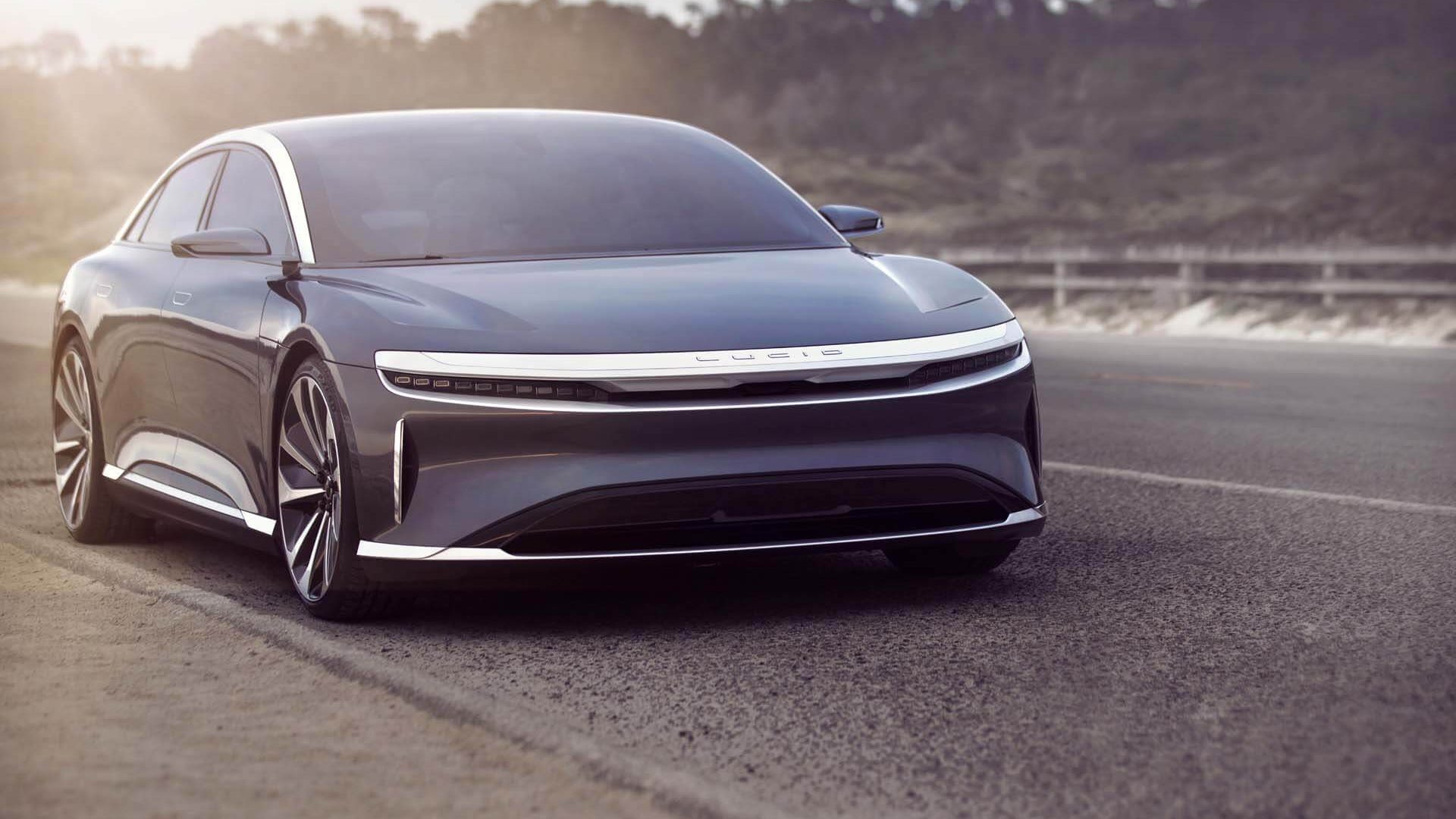 Elbilen Lucid Air fjerner rækkevidde-angst: 800 km på en opladning
