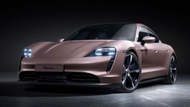 Porsche Taycan lanceret i billigere udgave