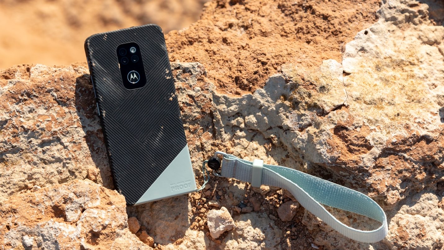 Motorola Defy er en holdbar telefon til aktive og håndværkere